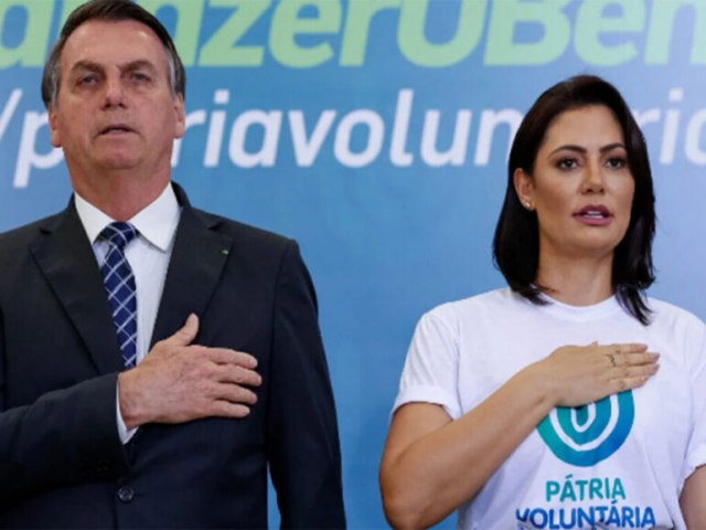Silncio de Bolsonaro e Michele  PF mostra medo