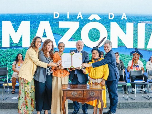 Lula e Marina anunciam R$ 600 milhes do Fundo Amaznia para municpios, demarcao de Terras Indgenas e novos parques nacionais