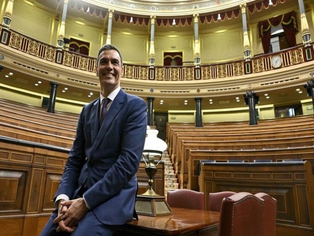 Progressista Pedro Snchez  reeleito premi na Espanha