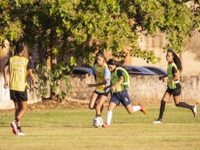 Fundesportes abre vagas para Escolinha de Futebol Feminino do Time Polivalente
