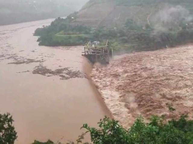 Barragem rompe parcialmente no RS; governador pede para evacuar regio