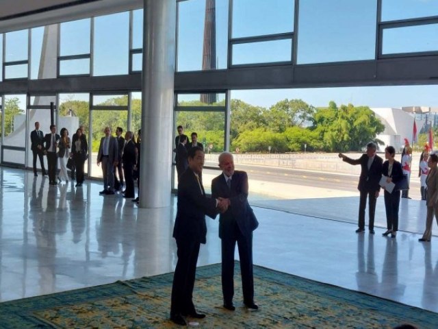 Lula recebe primeiro-ministro do Japo, Fumio Kishida, no Planalto
