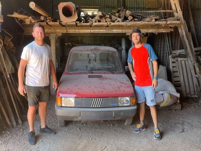 Fiat 147 abandonado  encontrado depois de 35 anos