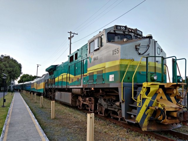 TREM DE PASSAGEIROS VITRIA A MINAS TER SERVIO SUSPENSO