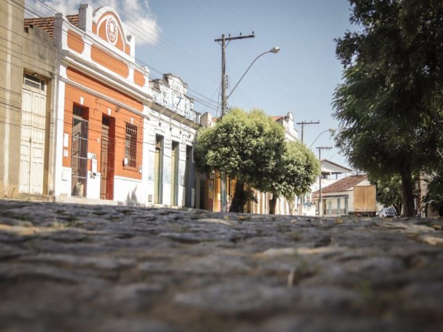 COMERCIANTES DE ITAPINA SE PREPARAM PARA O FENAVIOLA