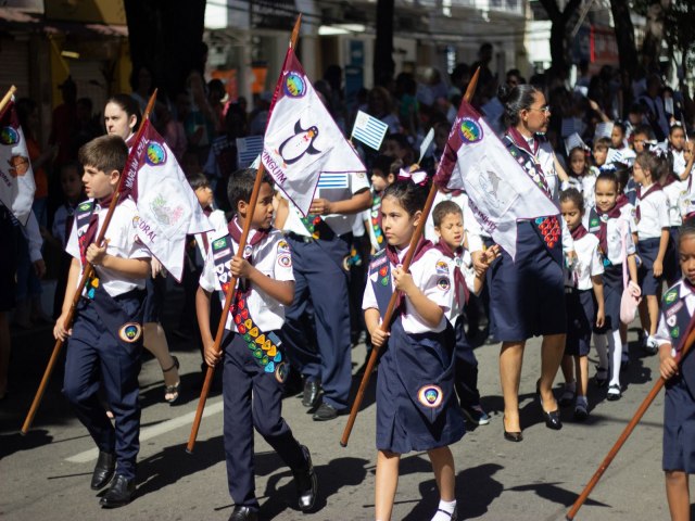 GRANDE DESFILE EM COMEMORAO AOS 103 ANOS DE COLATINA