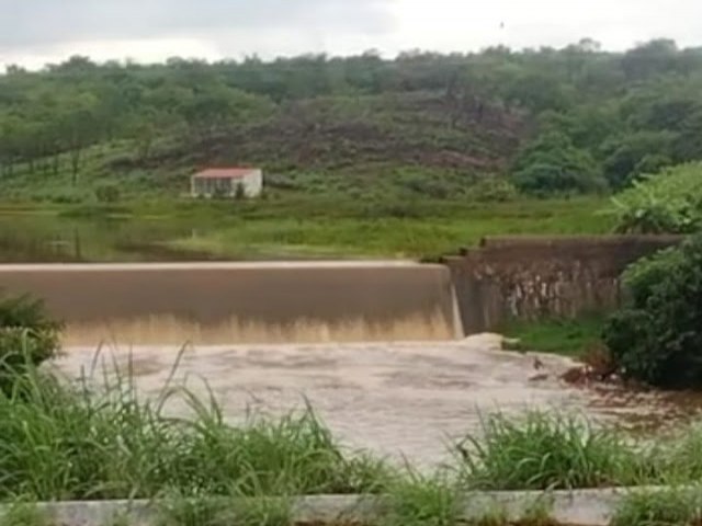 Vrzea Alegre : Cachoeira Dantas tem chuva acima dos 100mm e gua de barragem segue para aude em Vrzea Alegre