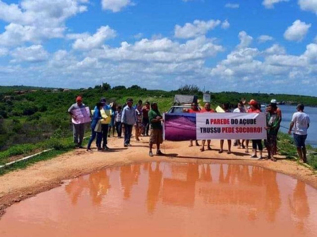 Comunidades na luta em defesa da recuperao da parede do Aude Trussu