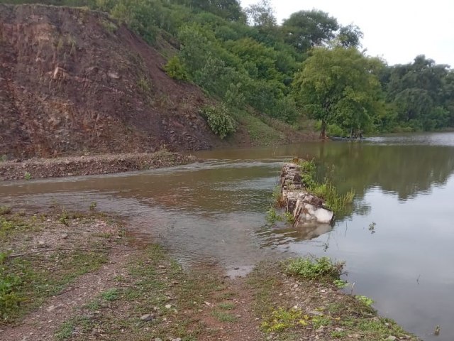 Cariri - Aps ameaa de rompimento da parede do aude Tatajuba , prefeito Samuel Cidade Werton, aciona defesa civil do ceara e tcnicos j esto avaliando a situao