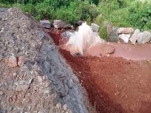 Rompimento de adutora do Trussu interrompe abastecimento de gua na cidade