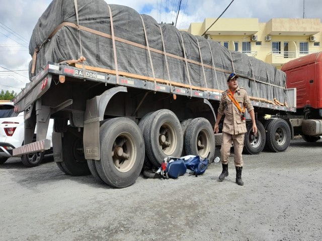 Mulher escapa da morte em um acidente envolvendo sua moto e um caminho em Iguatu