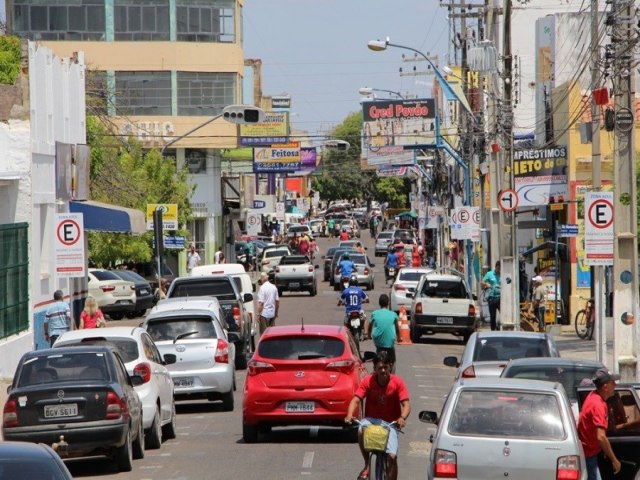 Homem ameaa mulheres no centro de Iguatu