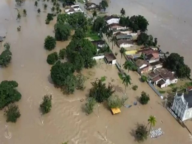 Chuvas em Alagoas: mais de 10 mil pessoas ficam desabrigadas e uma morre