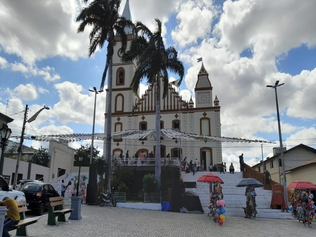 Encerramento do Novenrio de Nossa Senhora do Carmo em Jucs  marcado por f e devoo popular