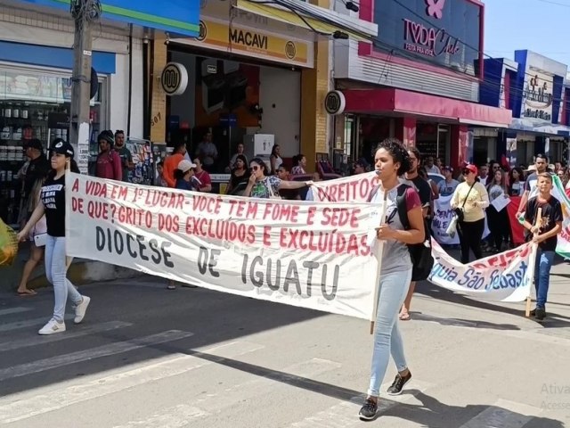 Grito dos Excludos ocupa ruas do centro de Iguatu