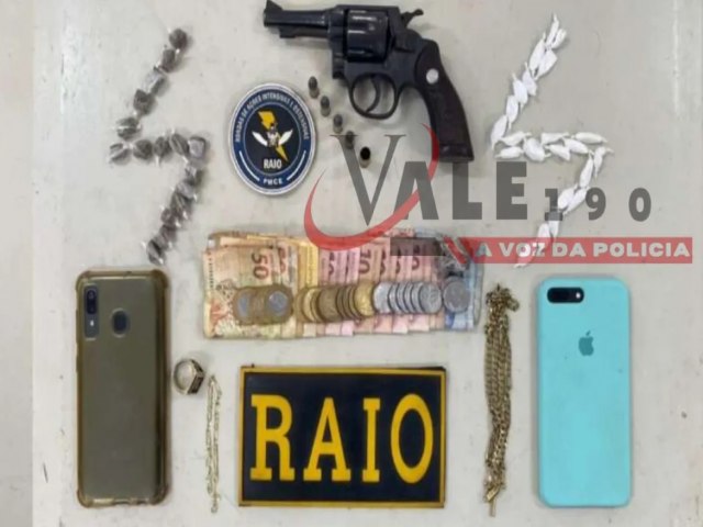 Armas de fogo e drogas so apreendidas pelo RAIO em Capistrano