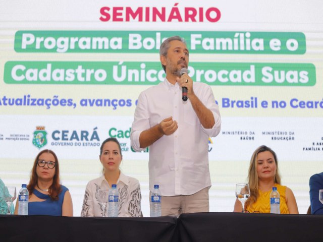 PROTEO SOCIAL Em Seminrio, governador defende fortalecimento da Assistncia Social para oportunizar transformao geracional no Cear