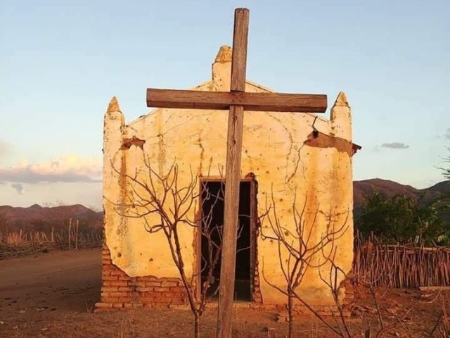 Comunidade no interior de Santa Quitria se une para reconstruir capela histrica