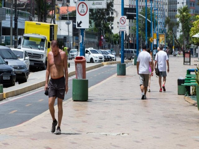 Idosos tm maior risco de desidratao no calor; confira como evitar