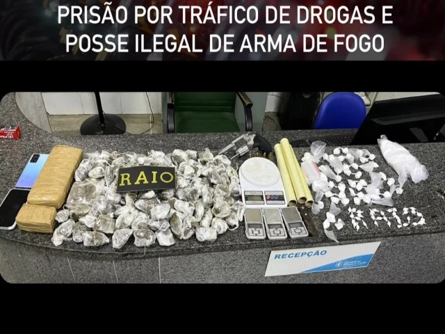 Polcia realiza apreenso de suspeito por trfico de drogas e posse de arma no Joo Paulo II, Iguatu