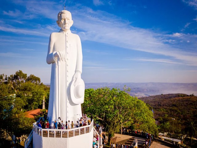 10 dias para um grande espetculo na regio do Cariri: Padre Cicero  A histria de um santo do povo