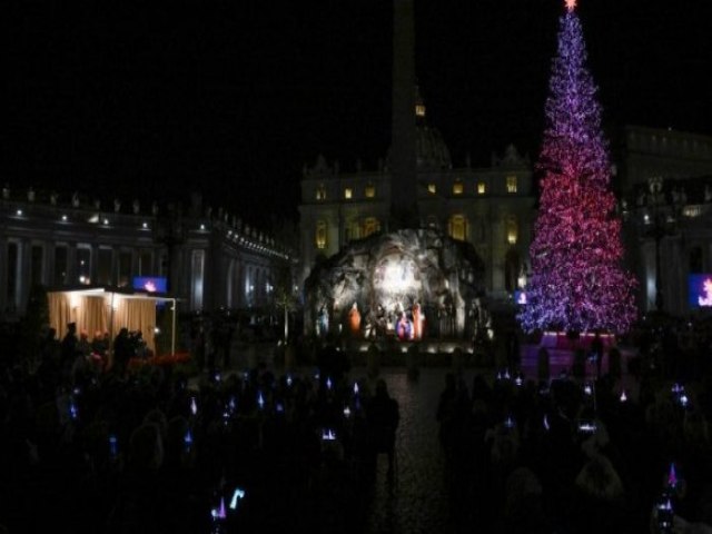 Vaticano: Inaugurao do prespio e rvore de Natal