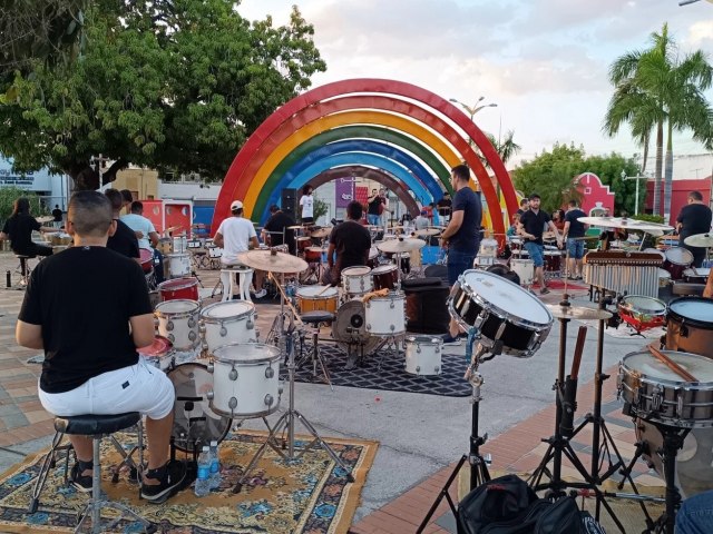 Encontro de Bateristas em Iguatu rene talentos e apaixonados pelo instrumento na Praa da Criana