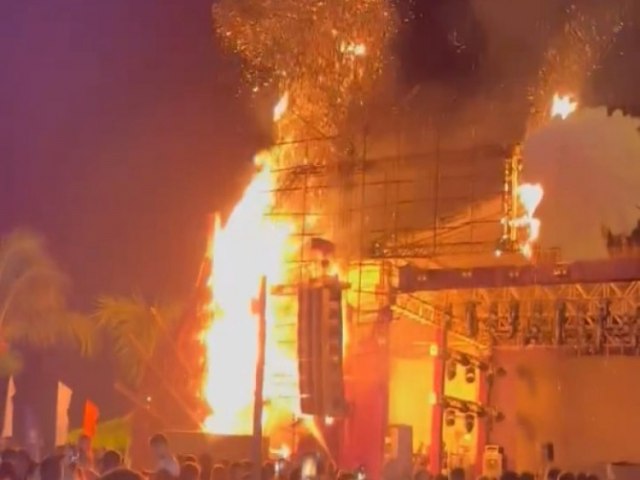 Fogos de artifcio provocam incndio e destroem palco de casa de show em Macei