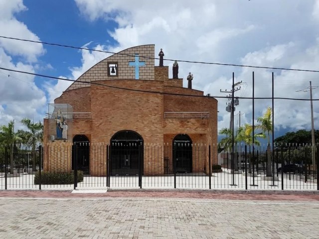 Homem  preso aps invadir Igreja Matriz de Varjota durante a madrugada