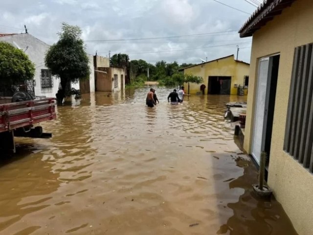 Defesa Civil amplia planto de atendimento em Santa Quitria