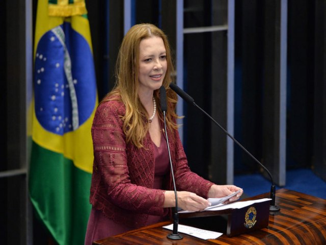 Bancada feminina do Senado e Assembleia Legislativa do Cear repudiam ataques preconceituosos de Ciro Gomes  senadora Janana Farias