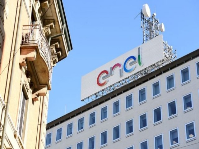 Enel promete contratar mais profissionais para melhorar o servio no Cear