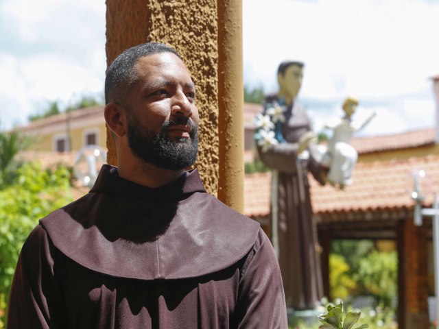 MEDALHA DA ABOLIO Fazei de mim instrumento de vossa paz, Congregao Franciscana de Canind recebe Medalha da Abolio 2024