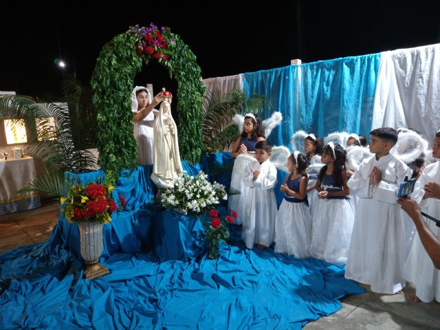 Comunidade do Cardoso I celebra com muita emoo a festa de Nossa Senhora de Ftima com grande emoo