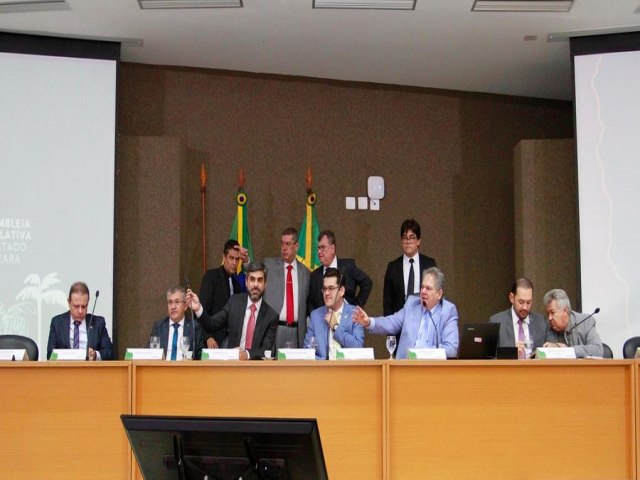 Aps incndio em plenrio e sesses remotas, Alece adapta auditrio para manter rotina de deputados.