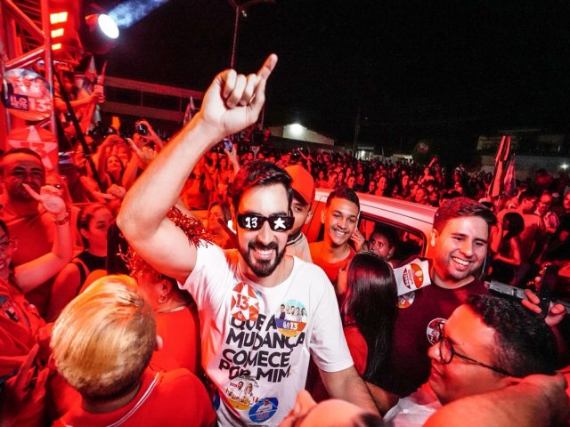 'Ilo Folia' agita Iguatu e reafirma o compromisso do candidato a prefeito Ilo Neto (PT) com a mudana do municpio