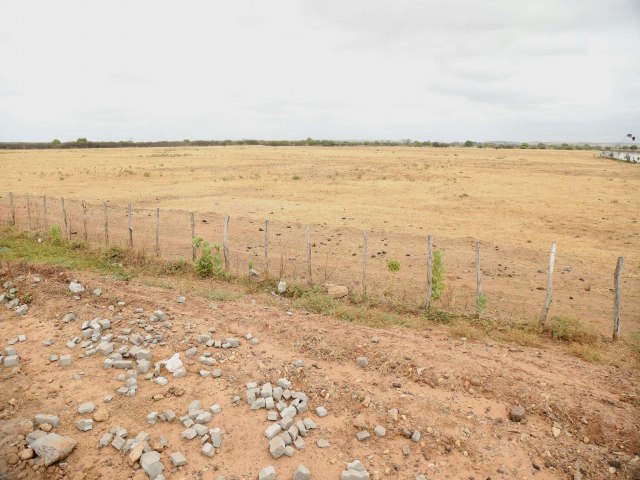 Sade Em Iguatu, governador assina desapropriao de terreno para construo do Hospital Regional do Centro-Sul