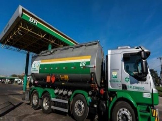 Petrobras reduz preo de venda da gasolina para as distribuidoras