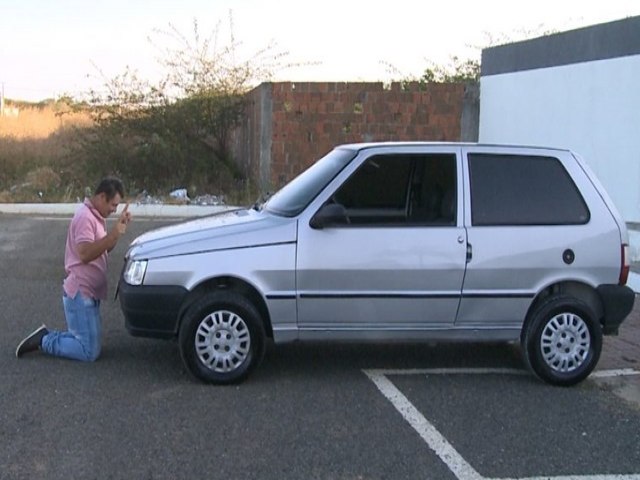 Pai de criana autista tem carro roubado, comove empresrios e j est com novo veculo 