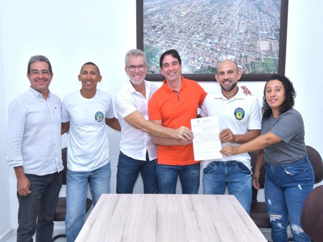 Prefeitura do Ass assina termo de apoio  Associao de Capoeira da cidade