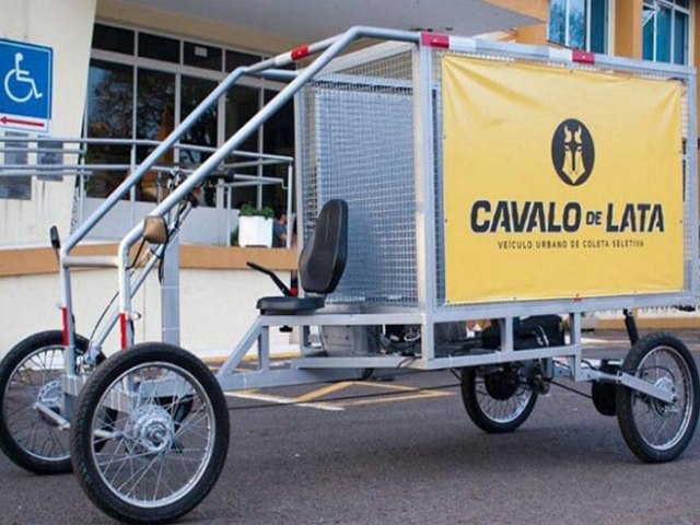 Cavalo de Lata poder substituir carroas e qualificar catadores 