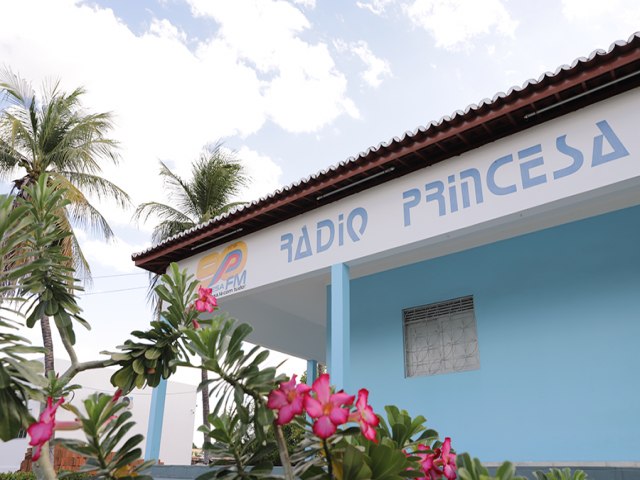 Princesa FM: Fora do ar para manuteno em seus equipamentos