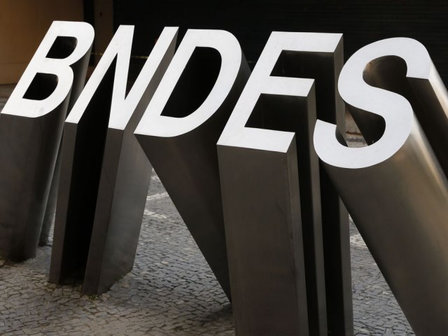 Comunicaes e BNDES unem-se para ampliar acesso  banda larga no pas