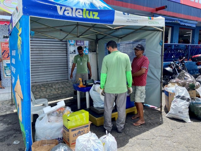 Veja como obter descontos na conta de luz trocando materiais reciclveis em tenda da Neoenergia Cosern