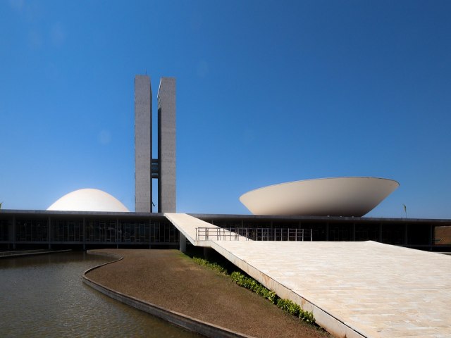 Senado pode votar em abril 12 MPs do ano passado 