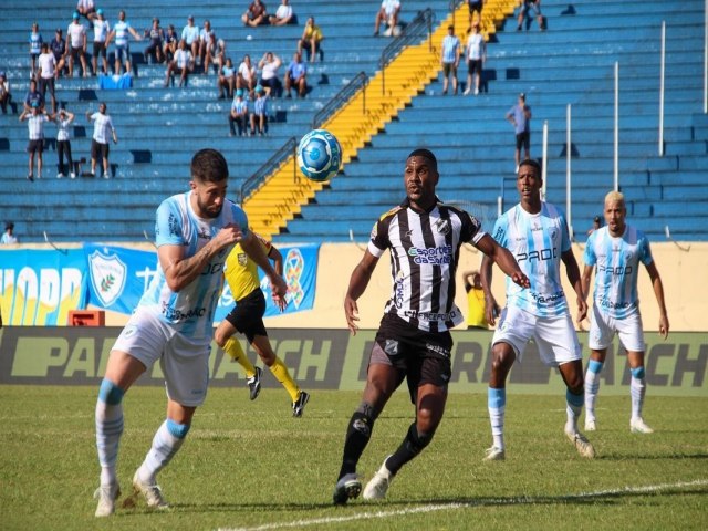 ABC sofre gol no fim e perde para o Londrina na estreia da Srie B