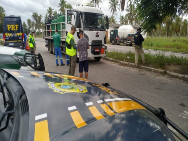 PRF e IBAMA realizam fiscalizao ambiental em transportes de produtos perigosos no RN