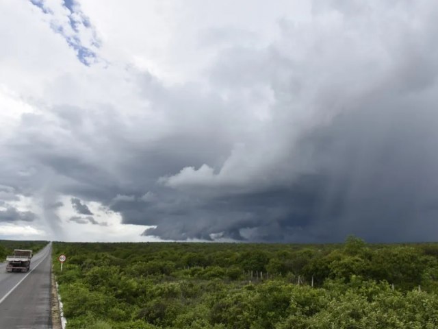 RN tem previso de pancadas de chuva nas regies Leste, Agreste e Alto Oeste no fim de semana, diz Emparn