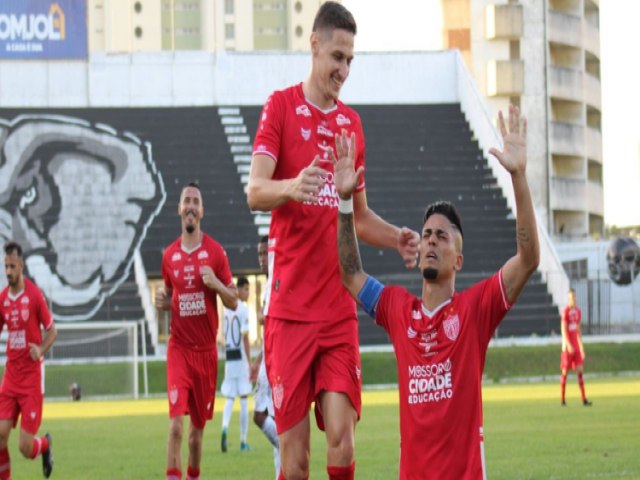 Com gols de Michel e Robert, Potiguar vence Globo no Frasqueiro