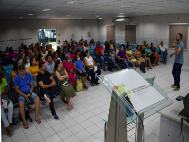 Ansiedade estudantil foi tema da reunio de pais de estudantes do UFRN em Ipanguau